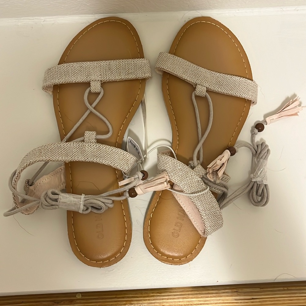 Old Navy Tie Sandals | 8